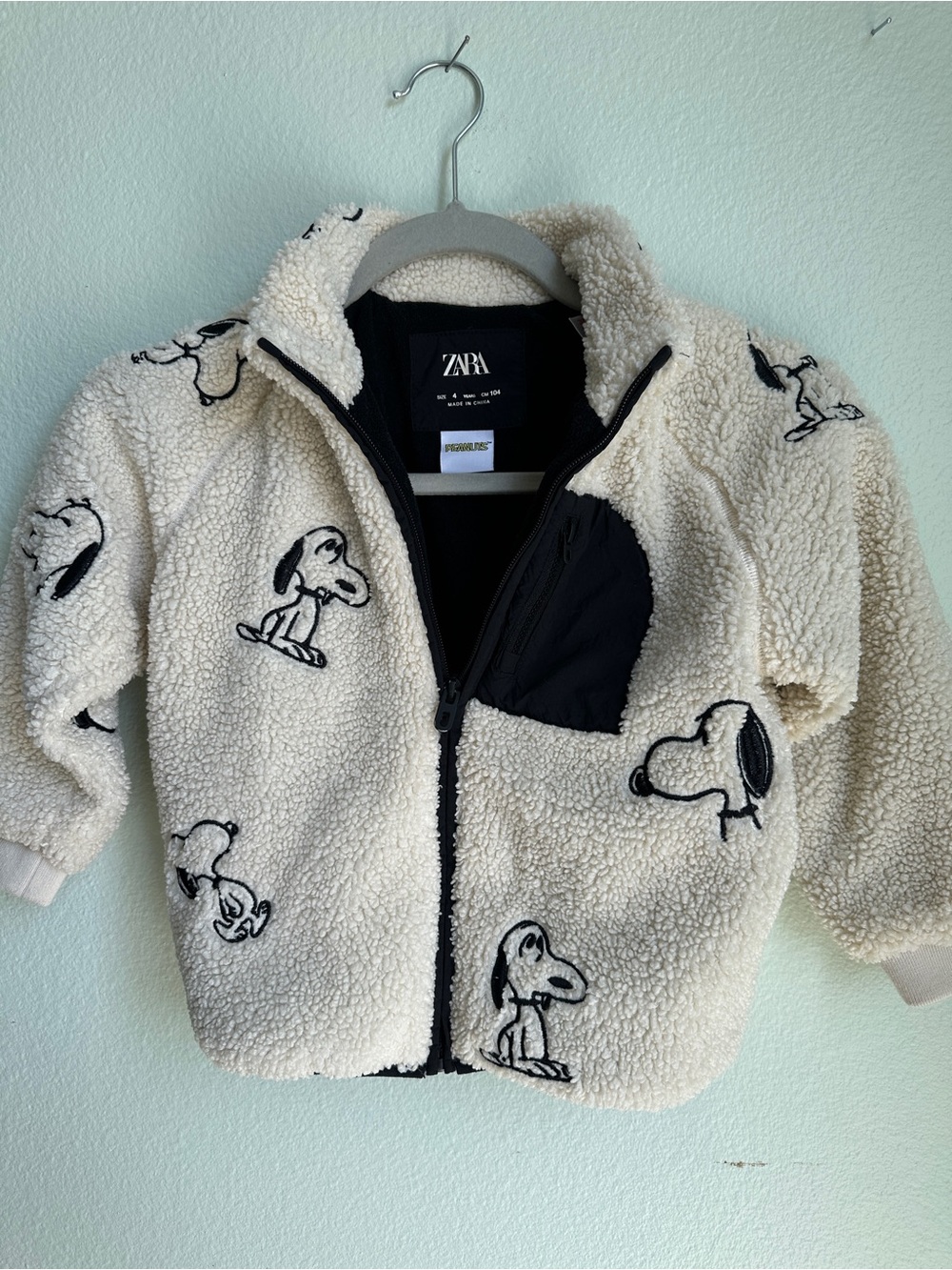 Zara Kids Peanuts Snoopy Sherpa Fleece Jacket Size 4 Cream